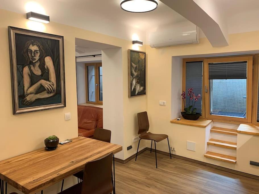 Art Apartment City Center Lj Ljubljana Bagian luar foto